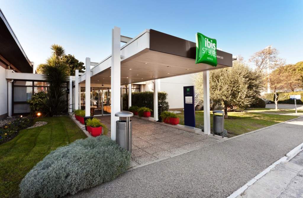 Hotel ibis Styles Avignon Sud Hotel ibis Styles Avignon Sud